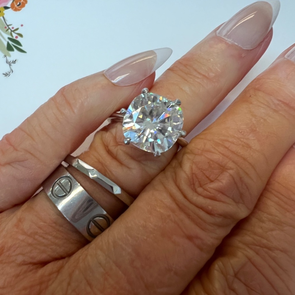 HPHT DIAMOND ENGAGEMENT RING - Picture 4 of 9